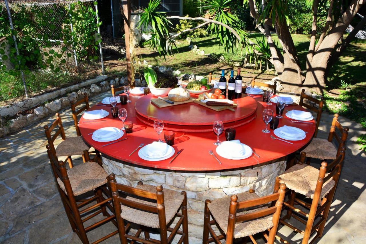 Villa Sitges El Ranch Amaizing Outdoor Areas Beaches At 5 Minutes Walk Sitges At 15 Min Drive Ac Pool Jacuzzi & Garden Xxl 카라펠 외부 사진