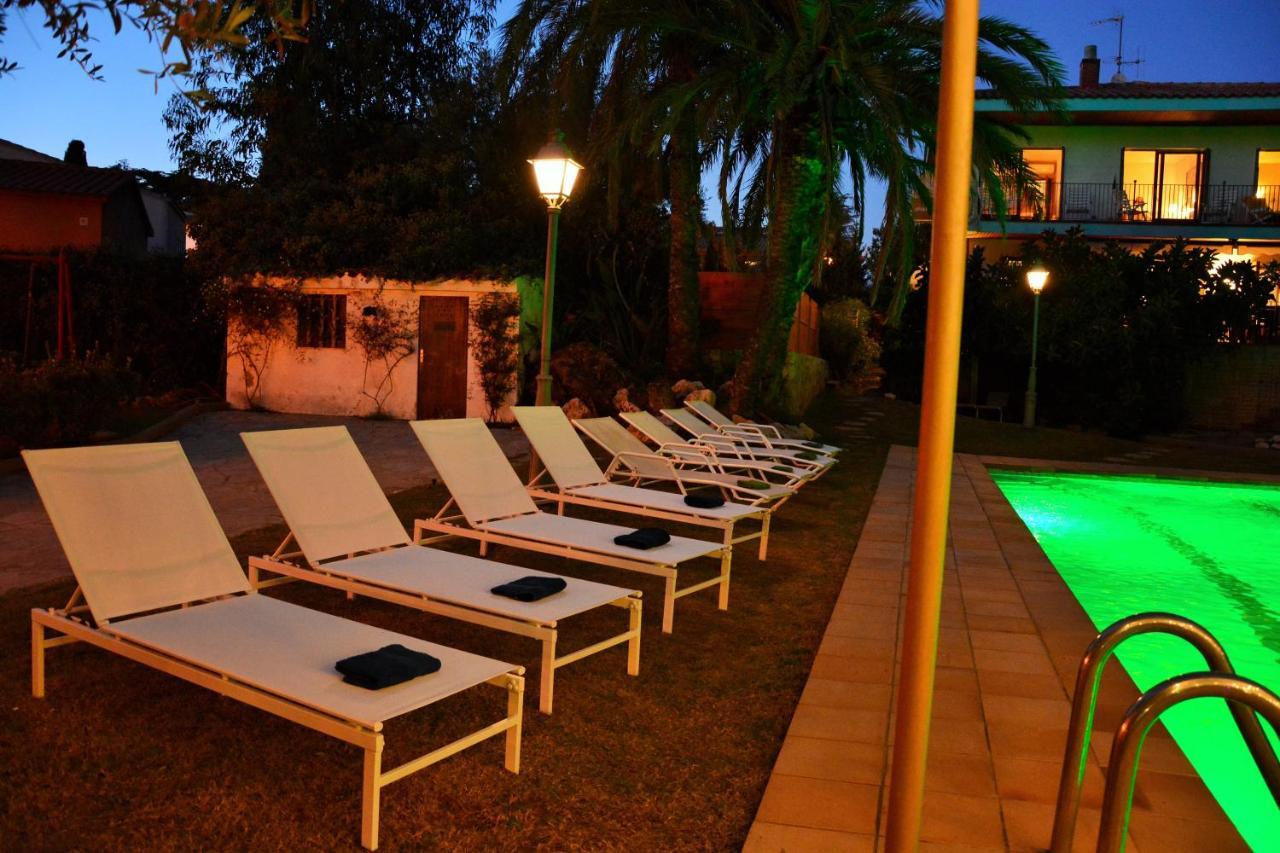 Villa Sitges El Ranch Amaizing Outdoor Areas Beaches At 5 Minutes Walk Sitges At 15 Min Drive Ac Pool Jacuzzi & Garden Xxl 카라펠 외부 사진